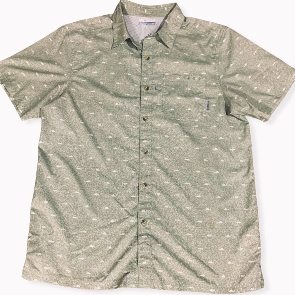 Columbia PFG Button Down shirt Size M